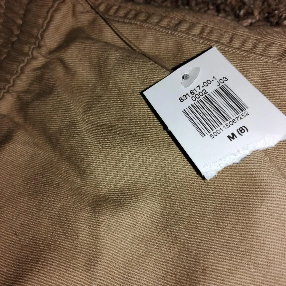NWT Old Navy Girls Khaki Cargo Skirt - Size Medium (8) - Elastic Waist